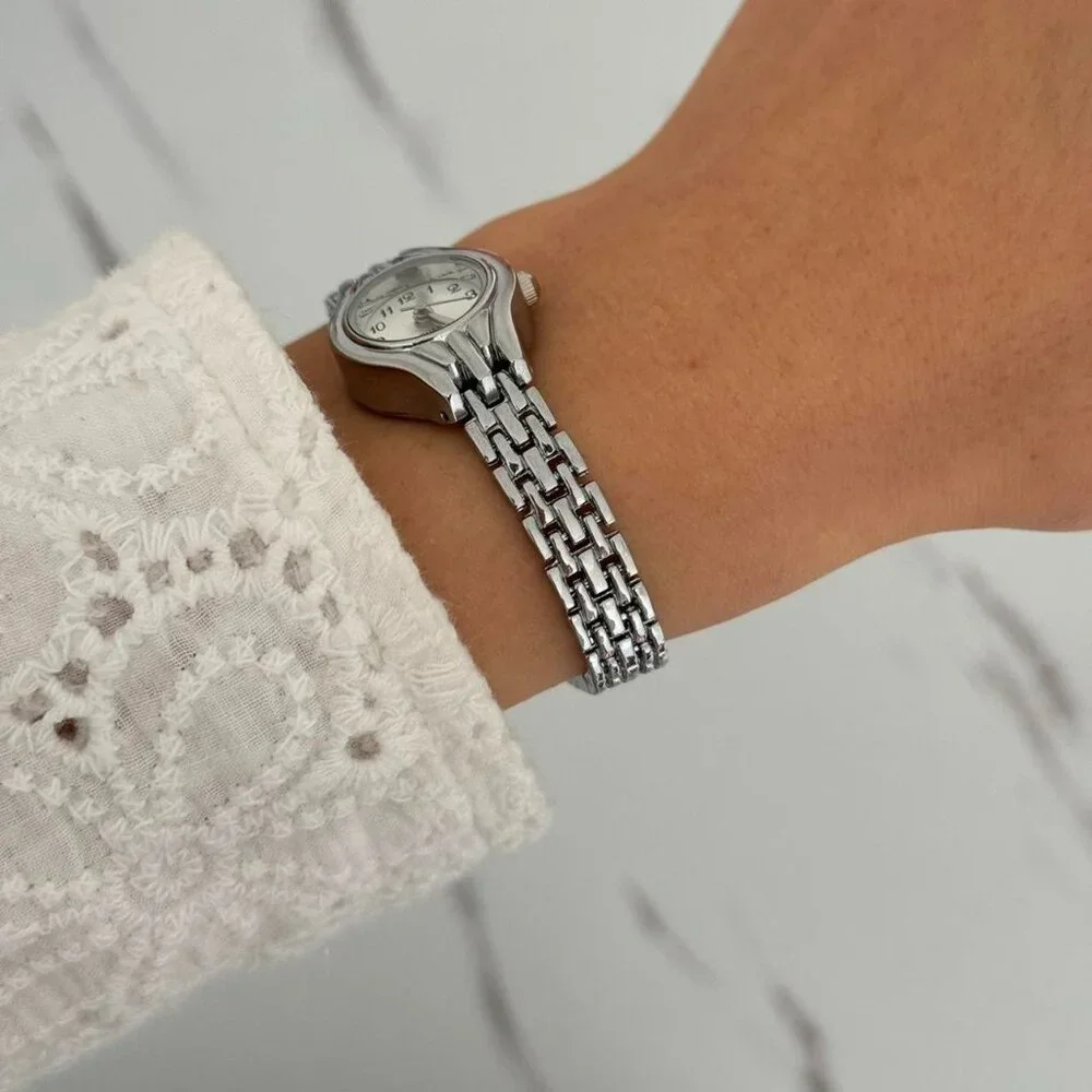 SKU0094 Retro Silver White dial Women‎ Minimalist Watch Bracelet + gift bag